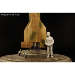 Wernher von Braun - 1/72 figure