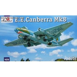 E.E. Canberra Mk.8 - 1/144 kit