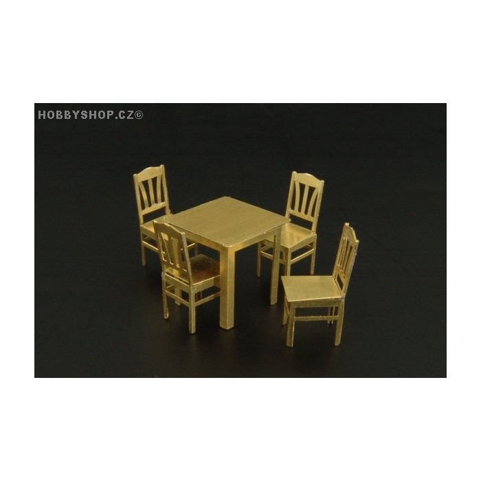 Table and chairs - 1/72 PE set